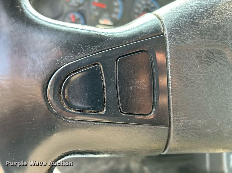 image for item DS8803 2012 International DuraStar 4300  spreader truck