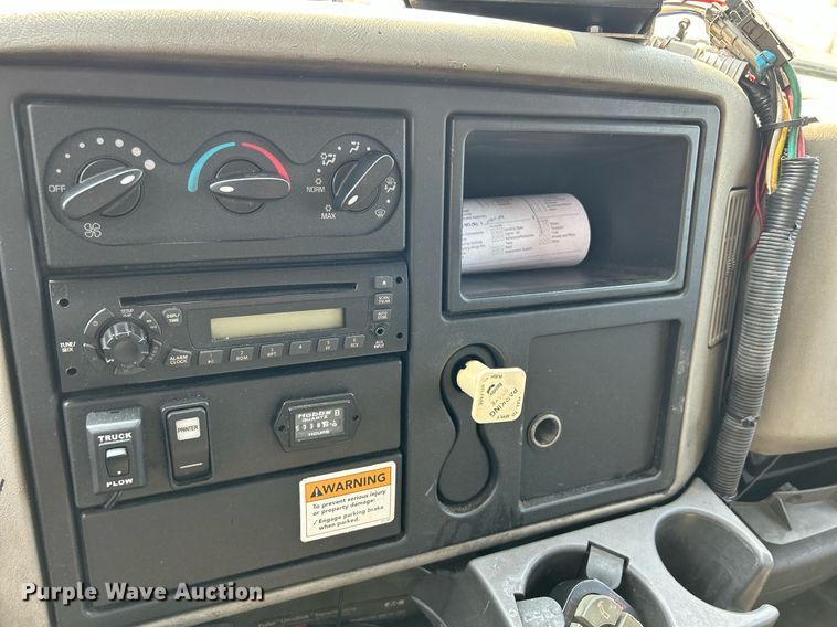 image for item DS8803 2012 International DuraStar 4300  spreader truck