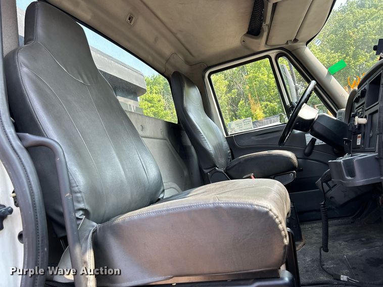 image for item DS8803 2012 International DuraStar 4300  spreader truck