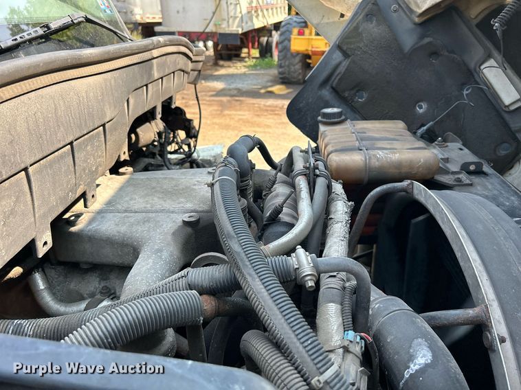 image for item DS8803 2012 International DuraStar 4300  spreader truck