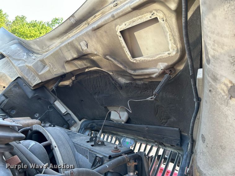 image for item DS8803 2012 International DuraStar 4300  spreader truck