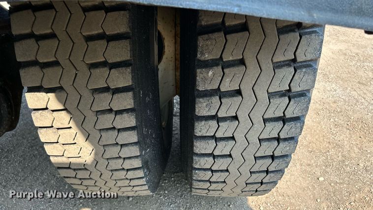 image for item DS8803 2012 International DuraStar 4300  spreader truck