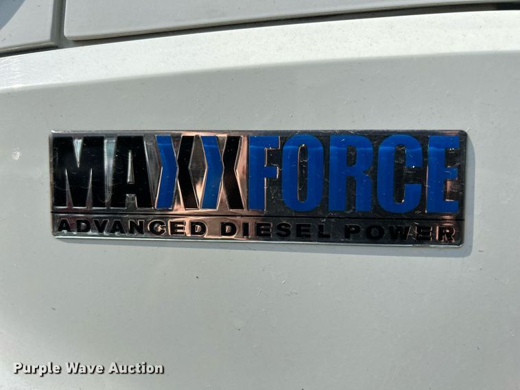 image for item DS8803 2012 International DuraStar 4300  spreader truck