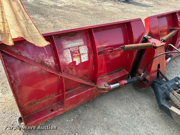 image for item DS8804 2005 International 4300  de-icer truck