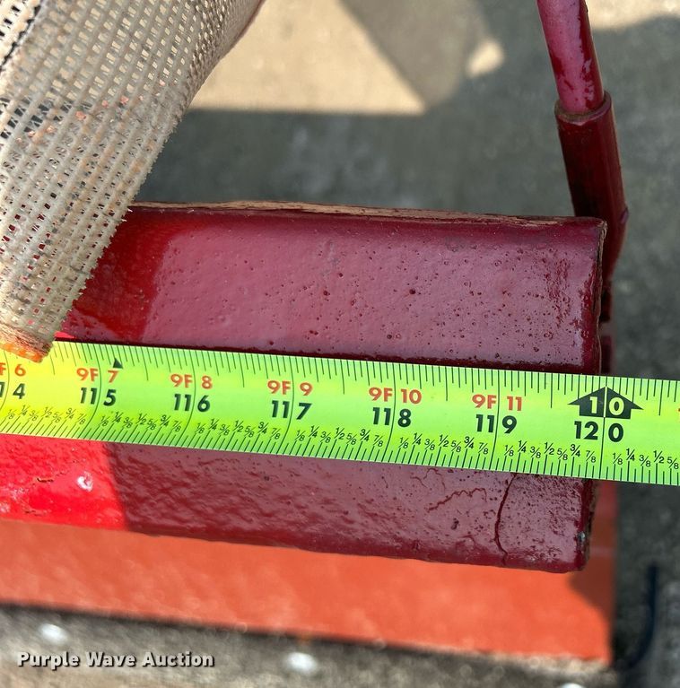 image for item DS8804 2005 International 4300  de-icer truck