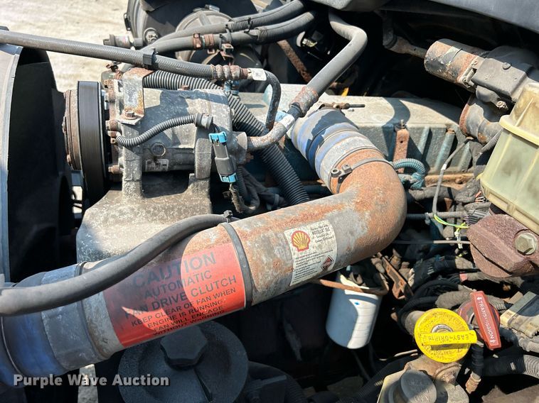 image for item DS8804 2005 International 4300  de-icer truck