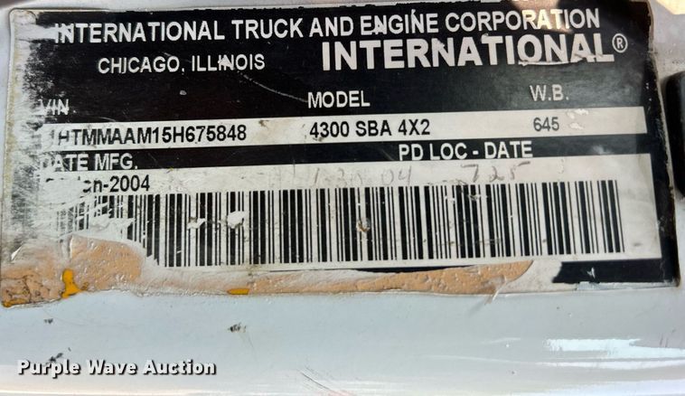 image for item DS8804 2005 International 4300  de-icer truck