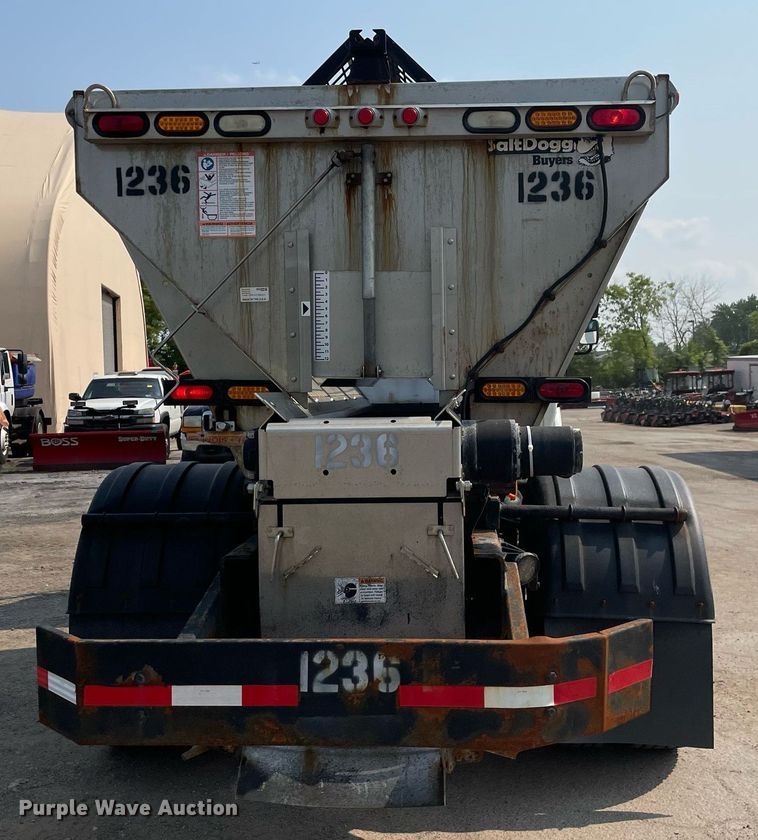 image for item DS8805 2016 International DuraStar 4300  spreader truck