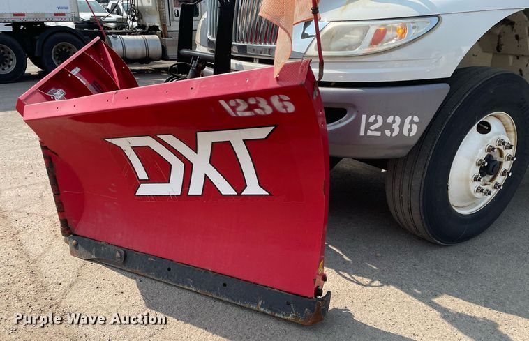 image for item DS8805 2016 International DuraStar 4300  spreader truck