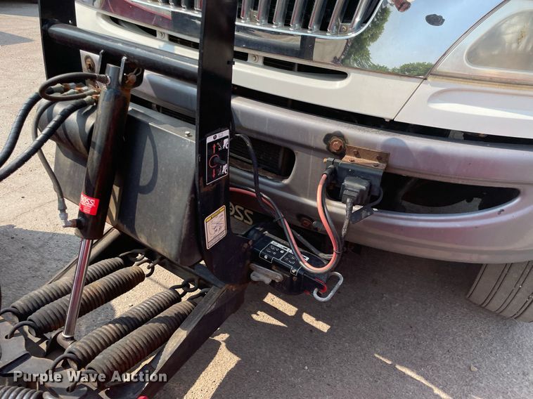 image for item DS8805 2016 International DuraStar 4300  spreader truck