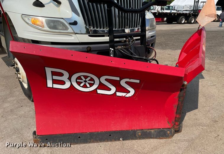 image for item DS8805 2016 International DuraStar 4300  spreader truck