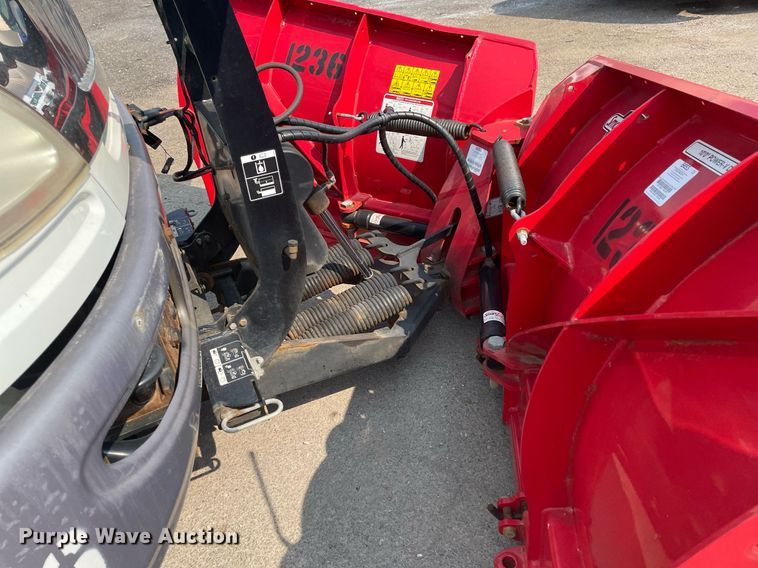 image for item DS8805 2016 International DuraStar 4300  spreader truck