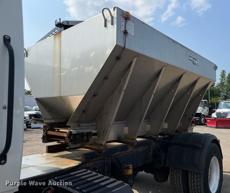 image for item DS8805 2016 International DuraStar 4300  spreader truck