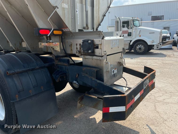 image for item DS8805 2016 International DuraStar 4300  spreader truck