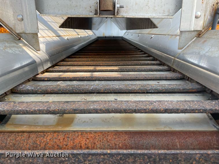 image for item DS8805 2016 International DuraStar 4300  spreader truck