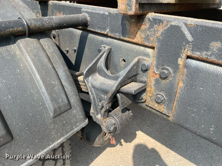 image for item DS8805 2016 International DuraStar 4300  spreader truck