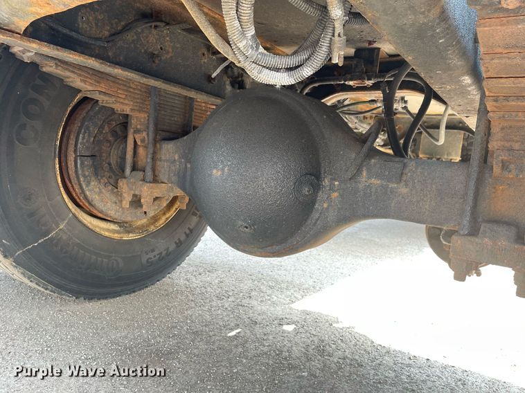 image for item DS8805 2016 International DuraStar 4300  spreader truck