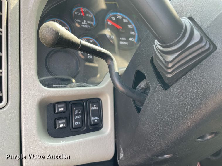 image for item DS8805 2016 International DuraStar 4300  spreader truck