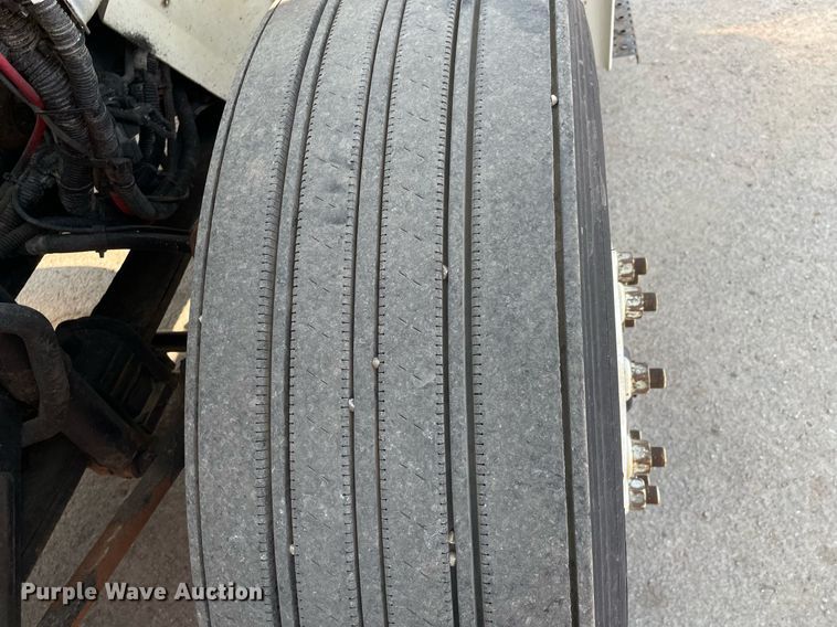 image for item DS8805 2016 International DuraStar 4300  spreader truck