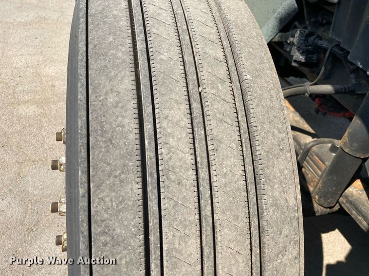 image for item DS8805 2016 International DuraStar 4300  spreader truck