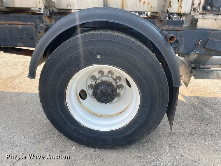 image for item DS8805 2016 International DuraStar 4300  spreader truck