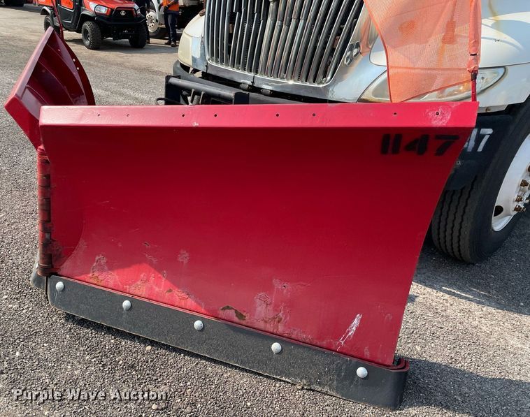 image for item DS8806 2009 International DuraStar 4300  spreader truck