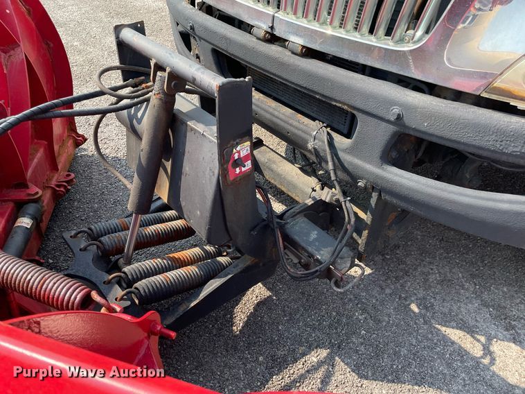 image for item DS8806 2009 International DuraStar 4300  spreader truck