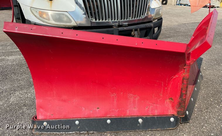 image for item DS8806 2009 International DuraStar 4300  spreader truck