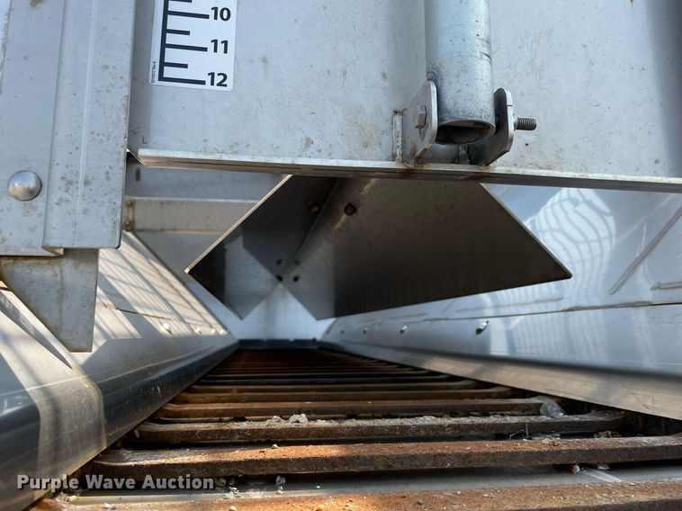 image for item DS8806 2009 International DuraStar 4300  spreader truck