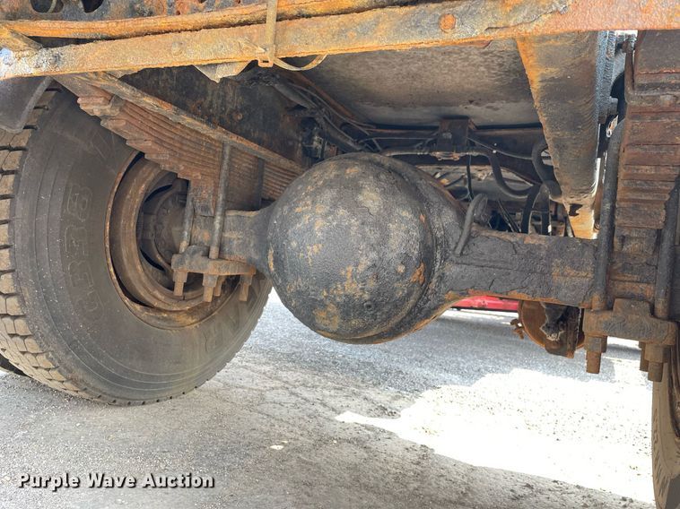 image for item DS8806 2009 International DuraStar 4300  spreader truck