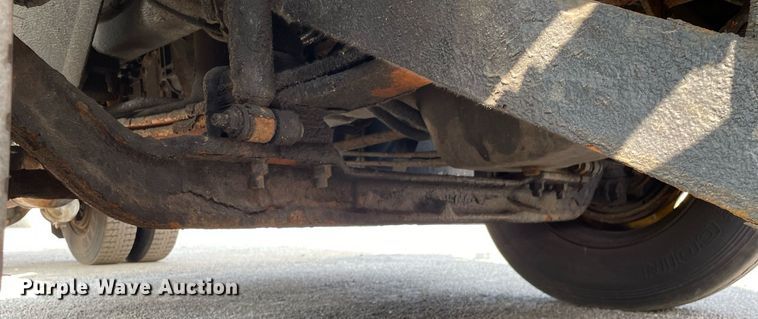 image for item DS8806 2009 International DuraStar 4300  spreader truck