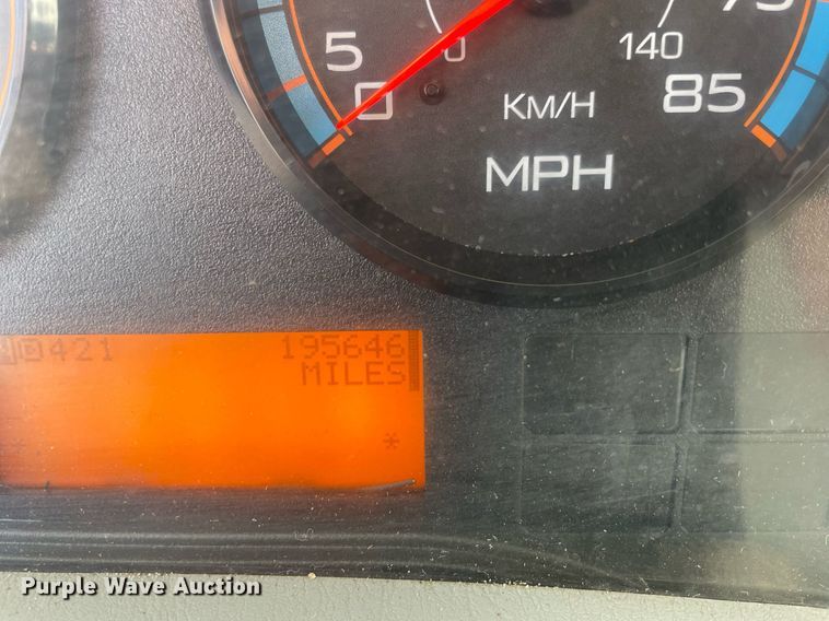 image for item DS8806 2009 International DuraStar 4300  spreader truck