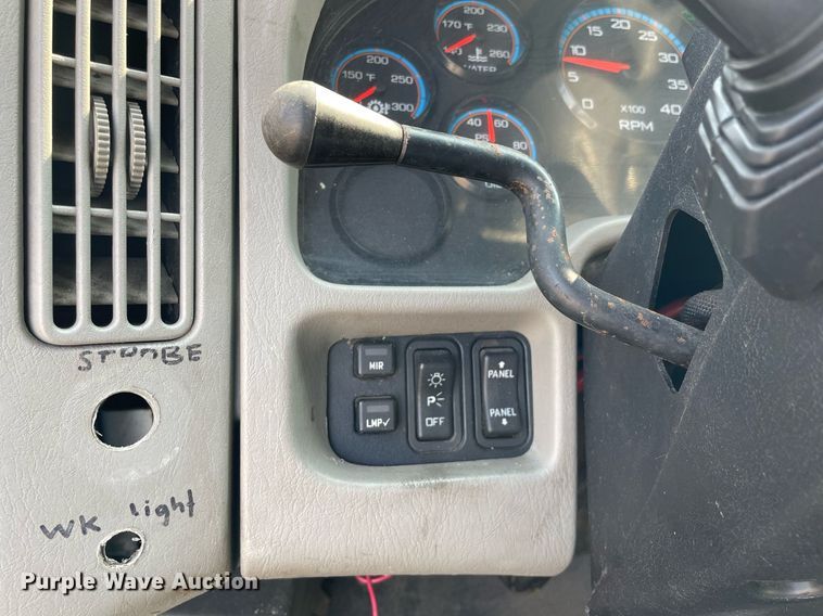 image for item DS8806 2009 International DuraStar 4300  spreader truck