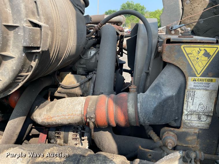 image for item DS8806 2009 International DuraStar 4300  spreader truck