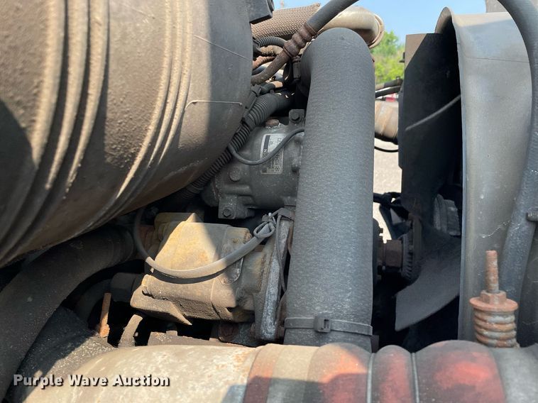 image for item DS8806 2009 International DuraStar 4300  spreader truck