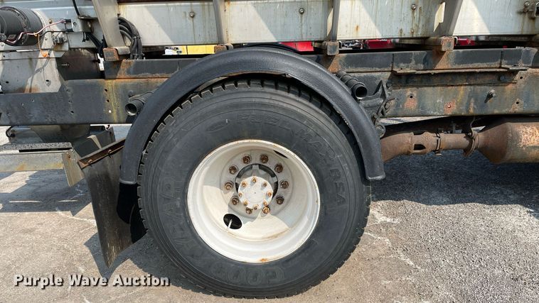 image for item DS8806 2009 International DuraStar 4300  spreader truck