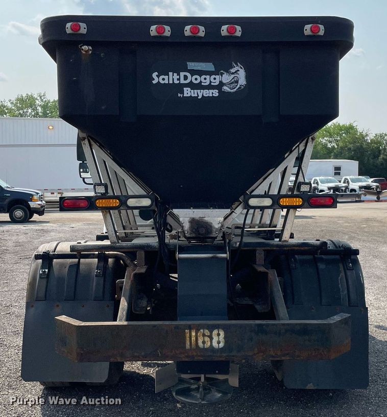 image for item DS8807 2006 International 4300  spreader truck