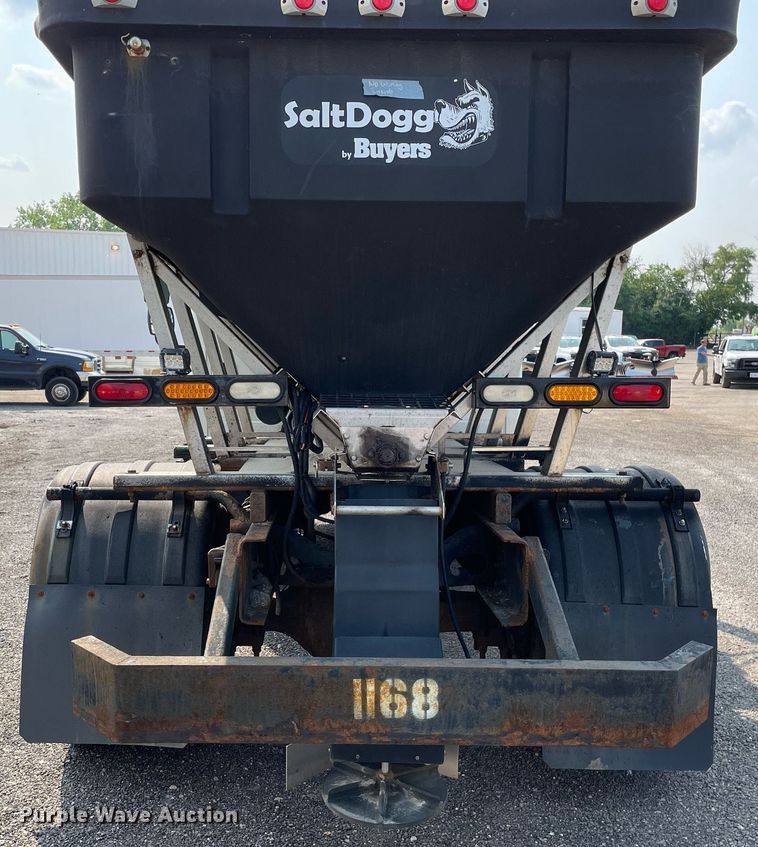 image for item DS8807 2006 International 4300  spreader truck