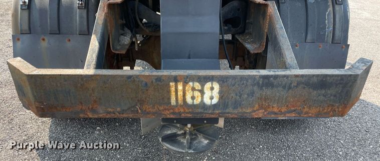 image for item DS8807 2006 International 4300  spreader truck