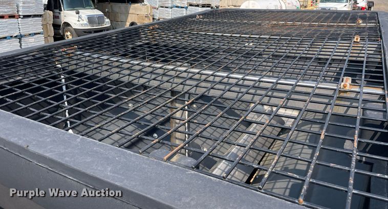 image for item DS8807 2006 International 4300  spreader truck