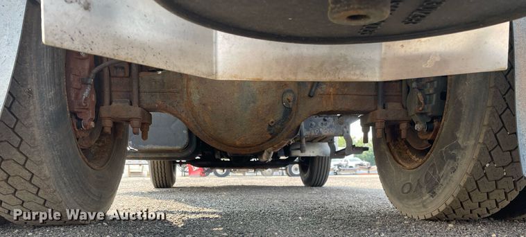 image for item DS8807 2006 International 4300  spreader truck