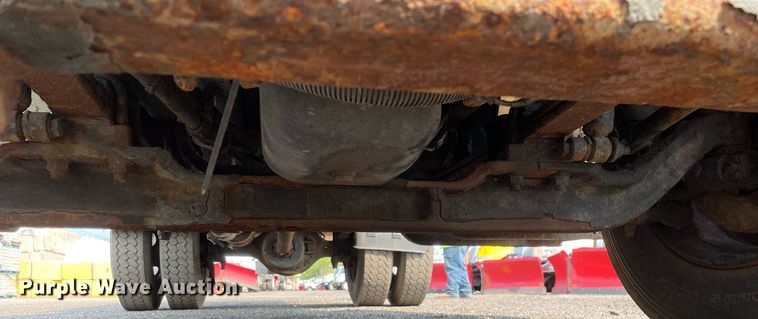 image for item DS8807 2006 International 4300  spreader truck