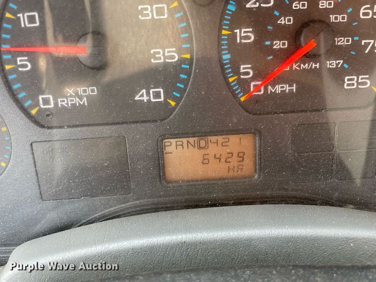 image for item DS8807 2006 International 4300  spreader truck