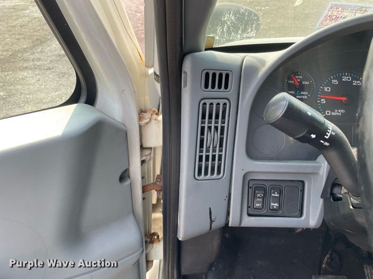 image for item DS8807 2006 International 4300  spreader truck