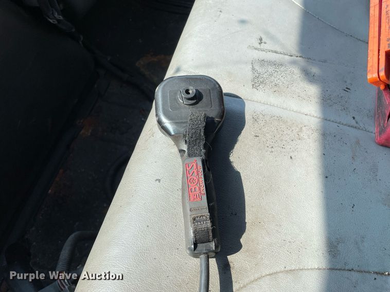 image for item DS8807 2006 International 4300  spreader truck