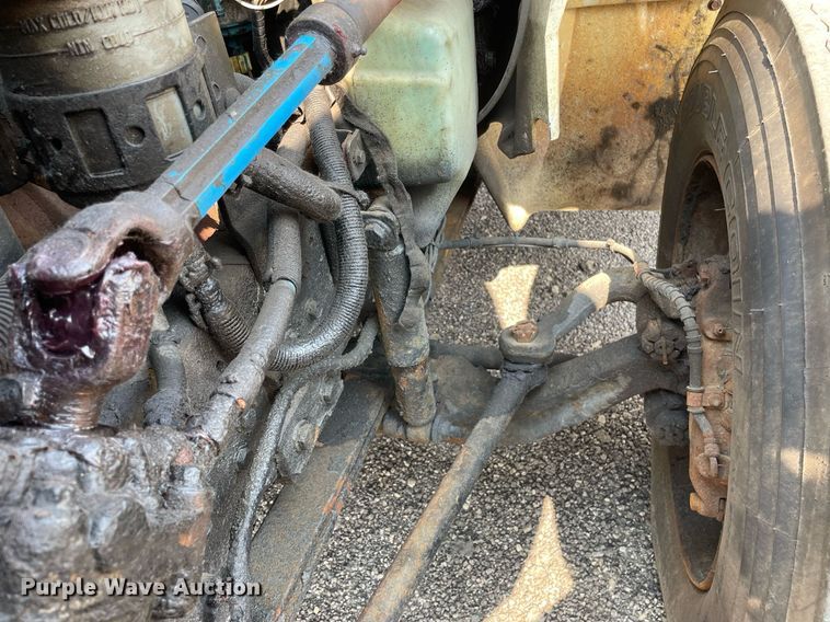 image for item DS8807 2006 International 4300  spreader truck