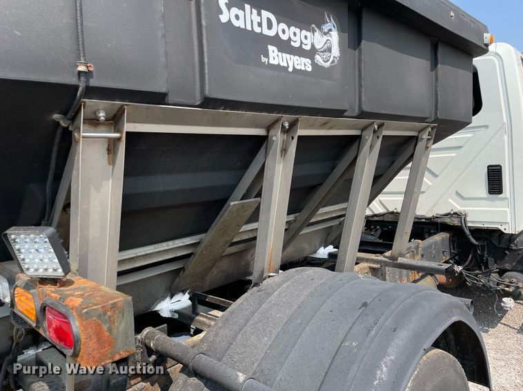 image for item DS8808 2008 International 4300  spreader truck