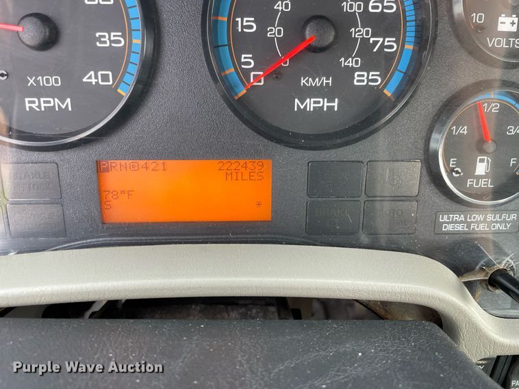 image for item DS8808 2008 International 4300  spreader truck