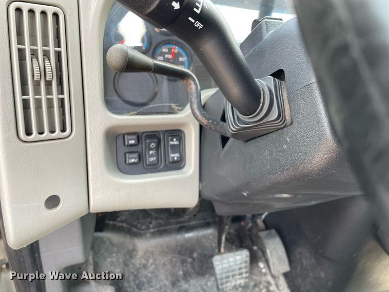 image for item DS8808 2008 International 4300  spreader truck