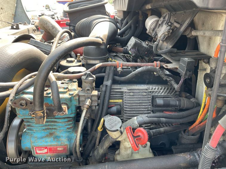 image for item DS8808 2008 International 4300  spreader truck